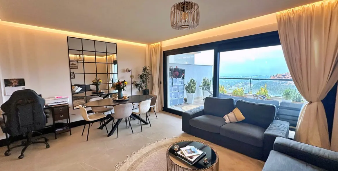 Sale of middle floor apartment in Nueva Andalucía 2