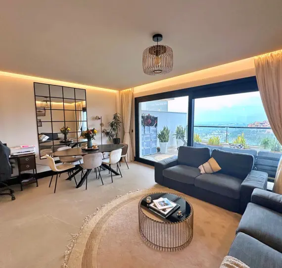 Sale of middle floor apartment in Nueva Andalucía