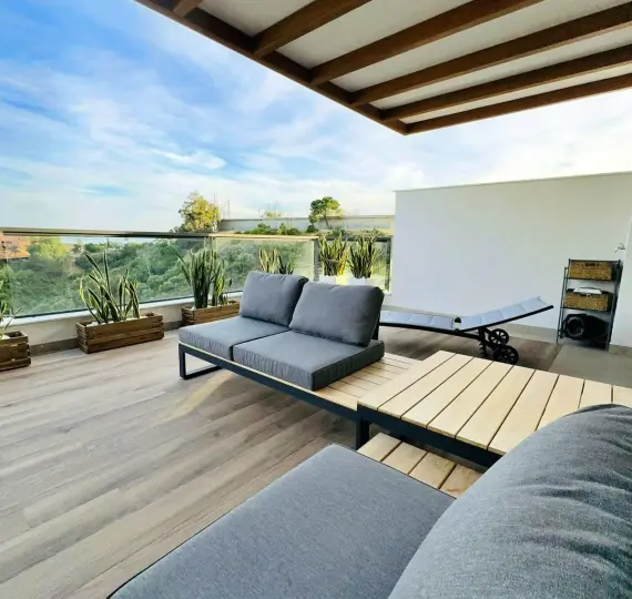 Sale of middle floor apartment in Nueva Andalucía