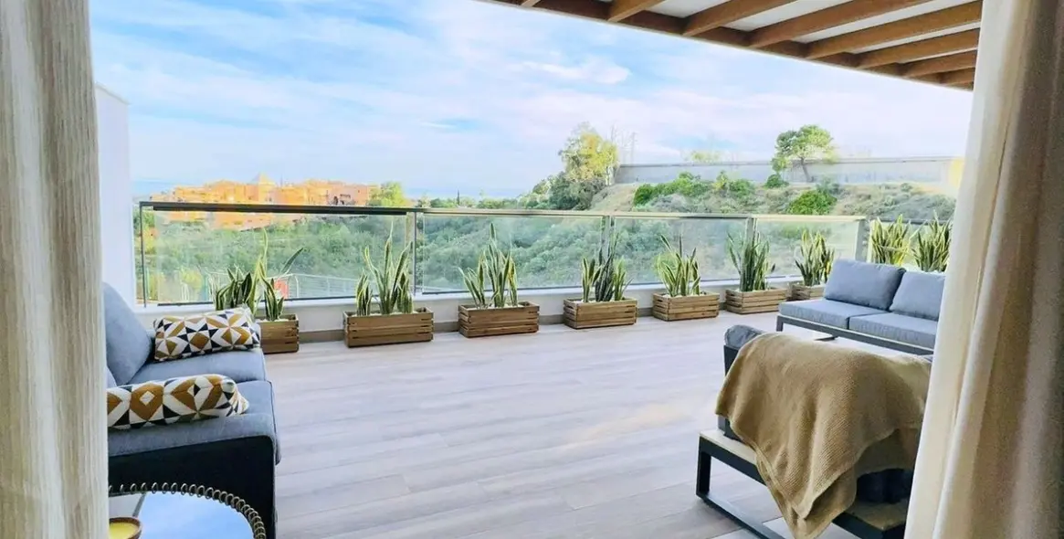 Sale of middle floor apartment in Nueva Andalucía 7