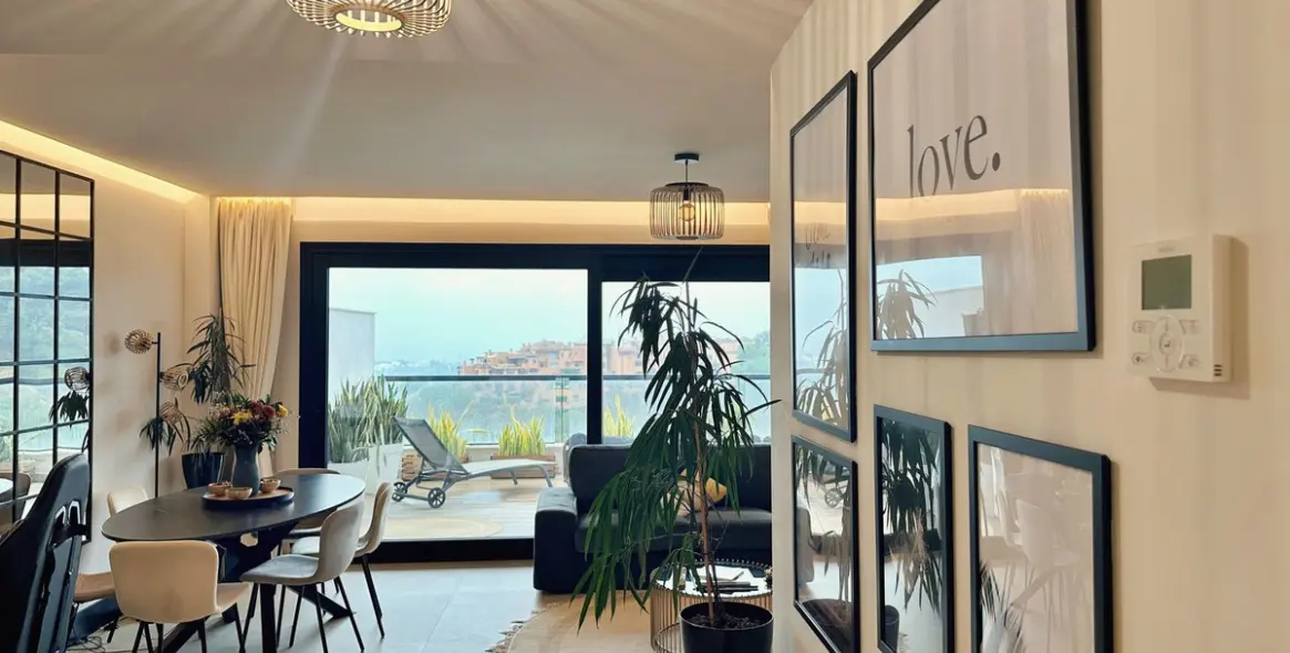 Sale of middle floor apartment in Nueva Andalucía 11