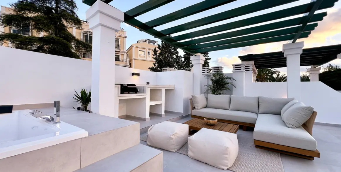 Sale of penthouse duplex in Nueva Andalucía 13