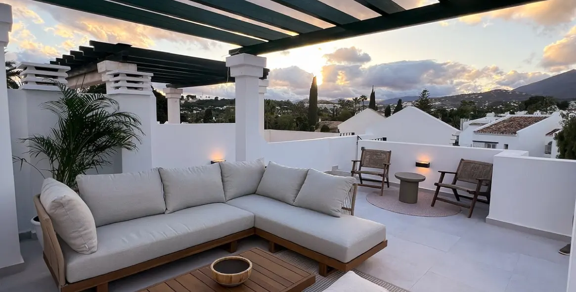 Venta de ático dúplex en Nueva Andalucía 22
