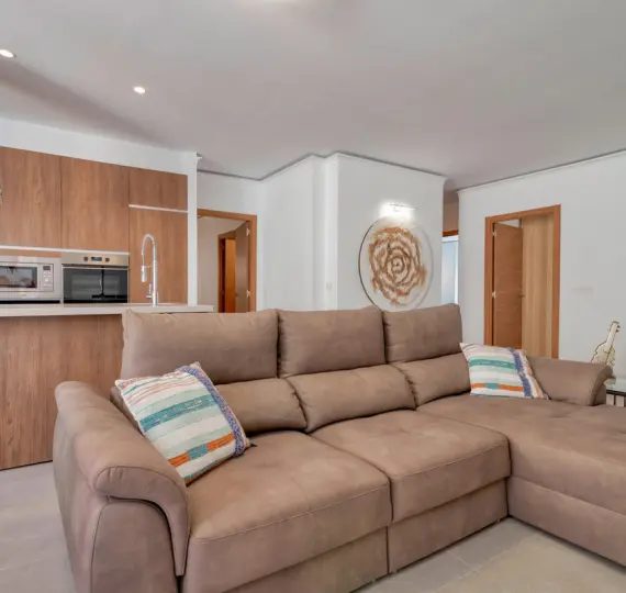 Sale of middle floor apartment in Puerto Banús