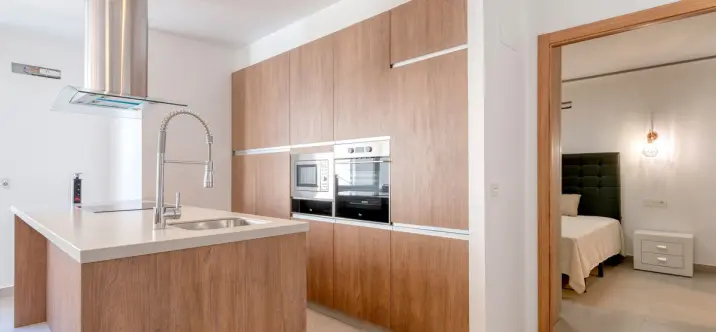 Sale of middle floor apartment in Puerto Banús 4