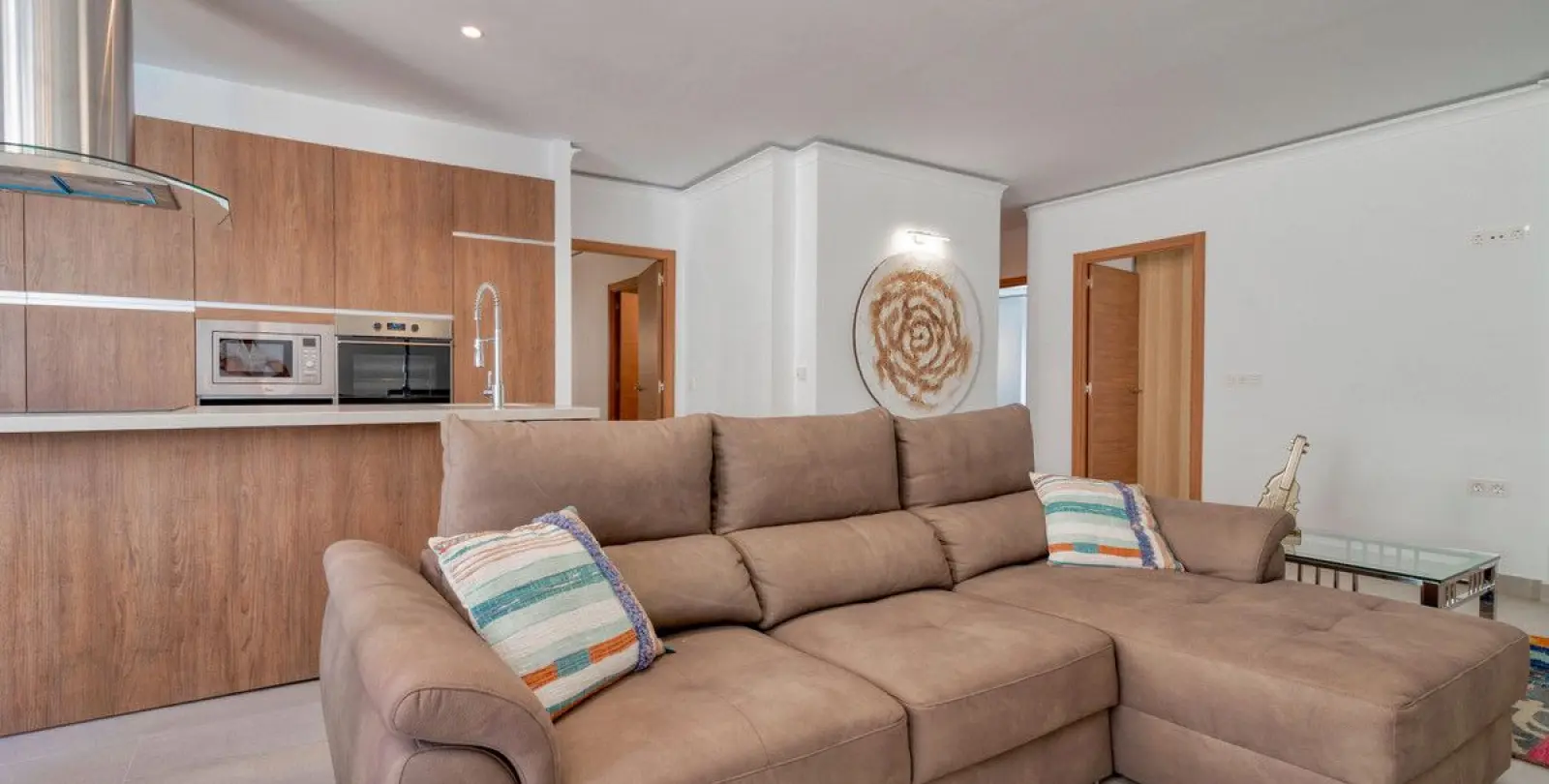 Sale of middle floor apartment in Puerto Banús 1