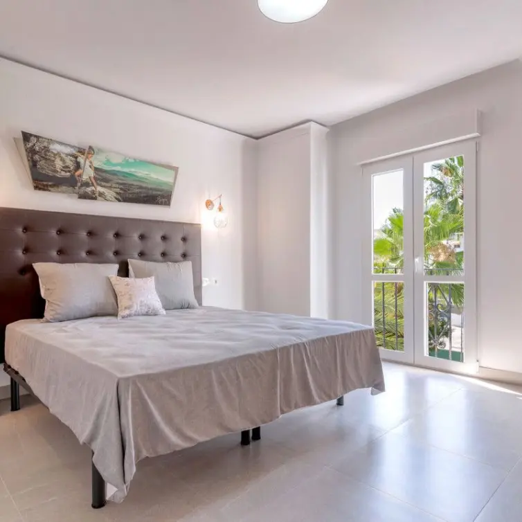 Продажа апартаментов на среднем этаже в Puerto Banús
