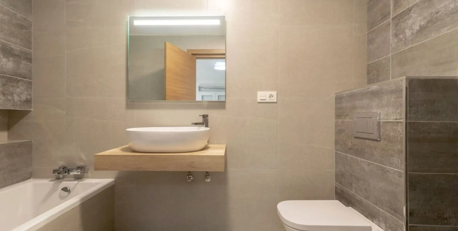 Sale of middle floor apartment in Puerto Banús 10