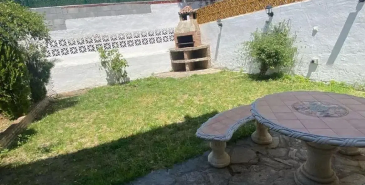 Продажа дома на две семьи в Marbella 4