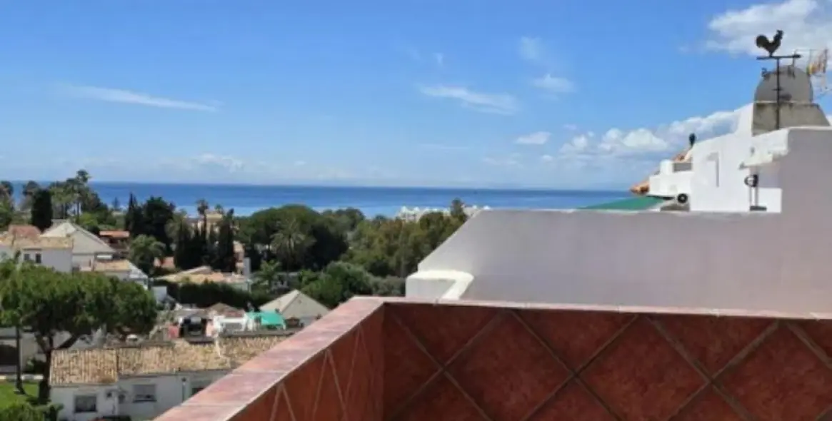 Продажа дома на две семьи в Marbella 8