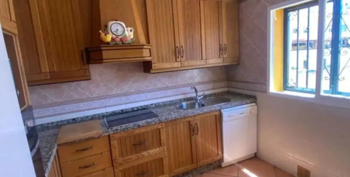 Продажа дома на две семьи в Marbella 20