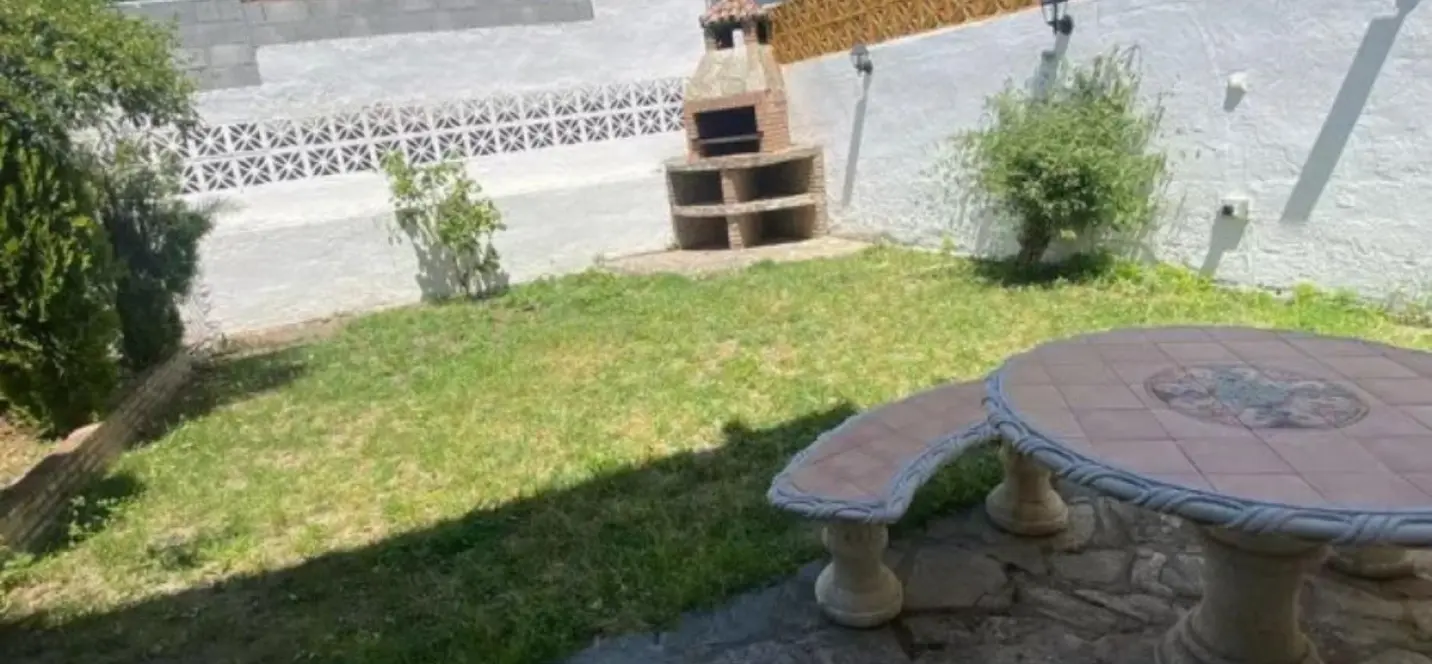 Продажа дома на две семьи в Marbella 3