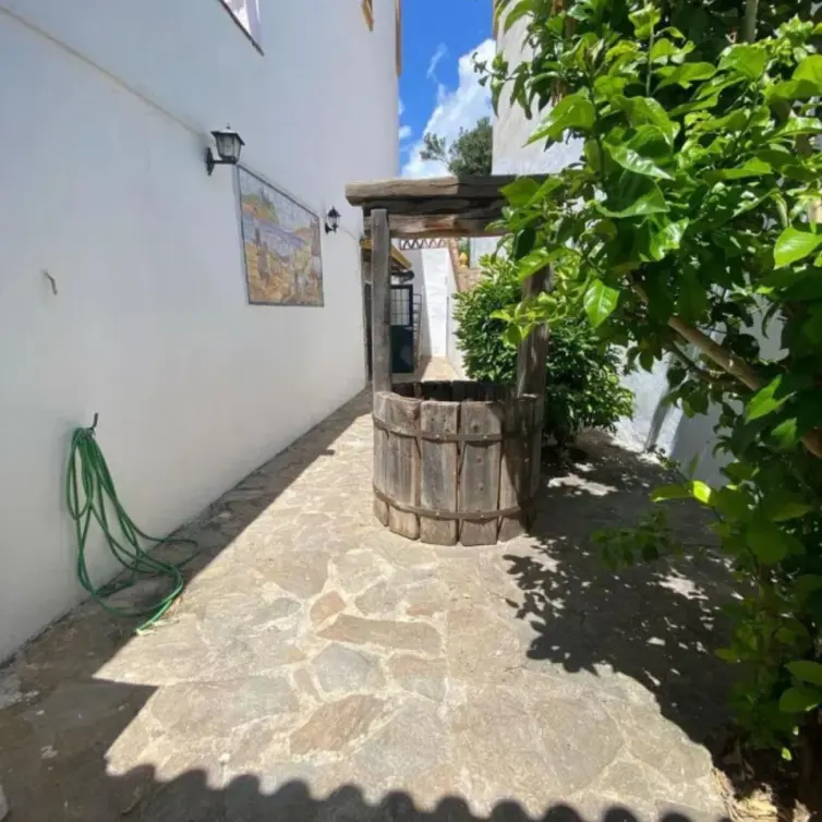 Продажа дома на две семьи в Marbella