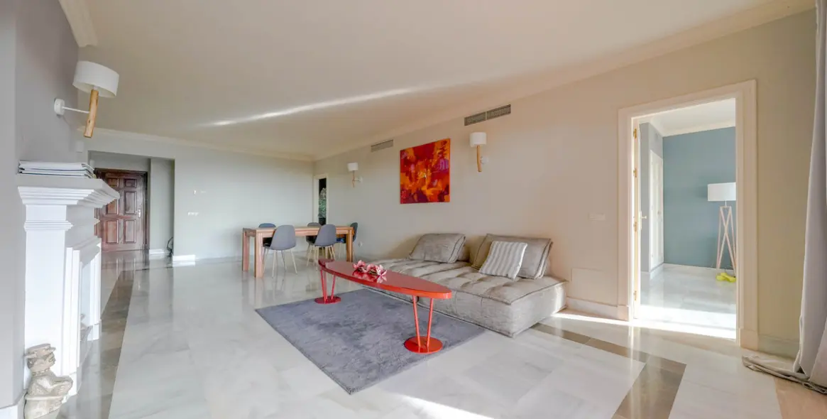 Sale of middle floor apartment in Monte Halcones 2