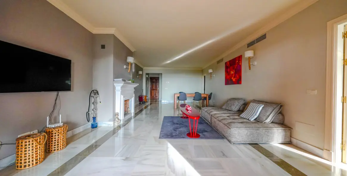 Sale of middle floor apartment in Monte Halcones 4