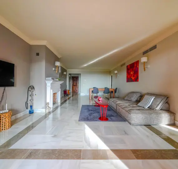 Sale of middle floor apartment in Monte Halcones