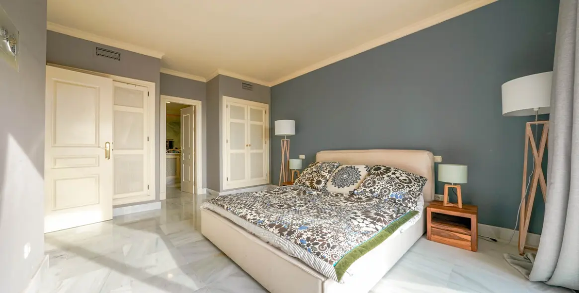 Sale of middle floor apartment in Monte Halcones 8