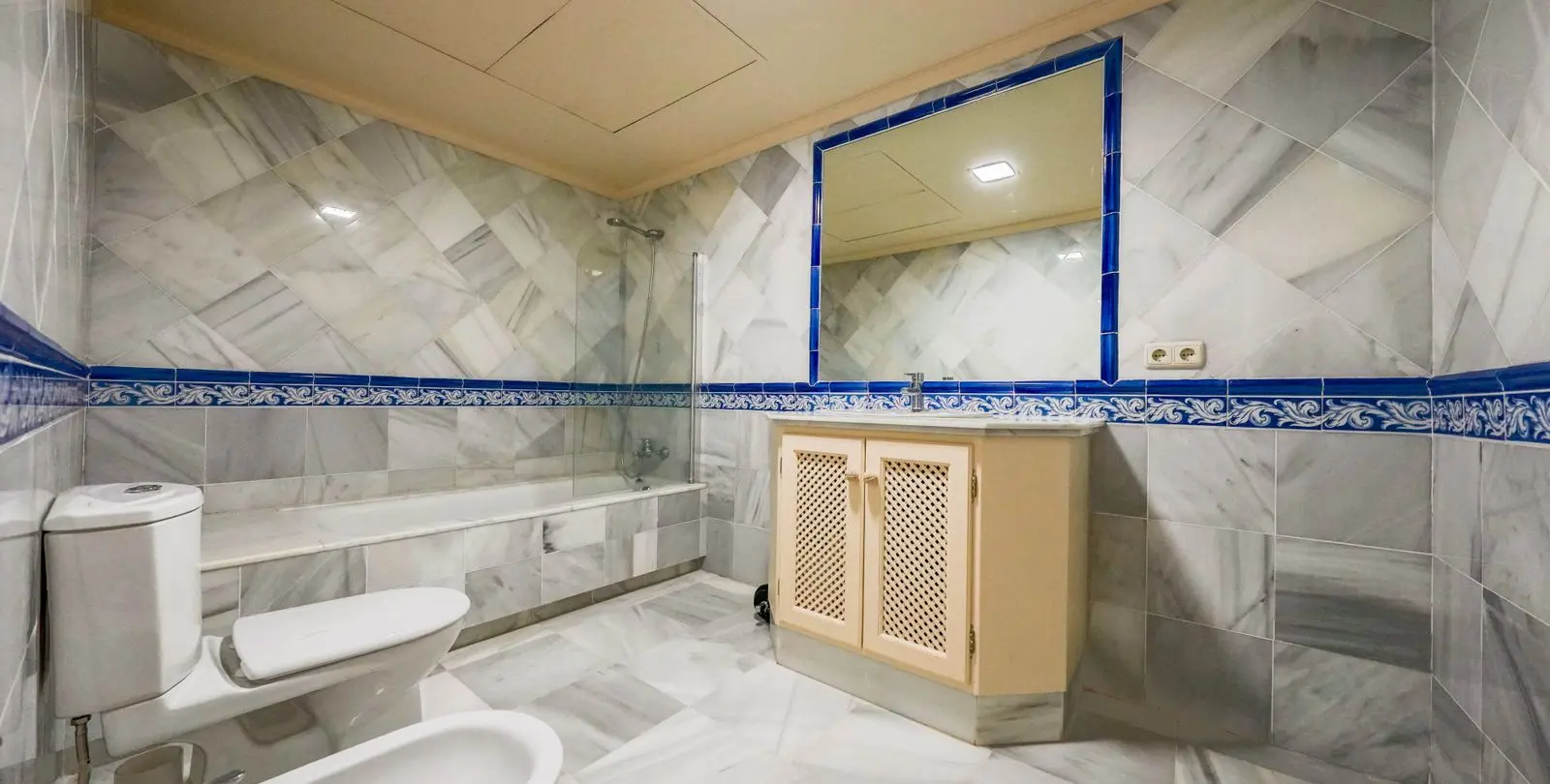 Sale of middle floor apartment in Monte Halcones 12