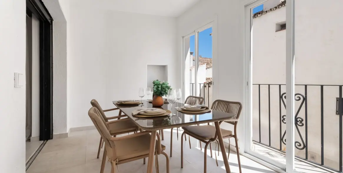 Sale of middle floor apartment in Puerto Banús 4