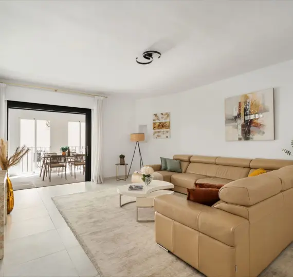 Sale of middle floor apartment in Puerto Banús