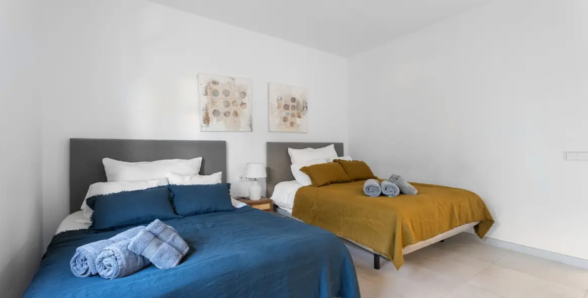 Sale of middle floor apartment in Puerto Banús 17