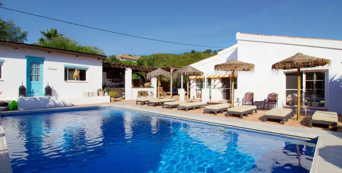 Sale of detached villa in Alhaurín el Grande 45