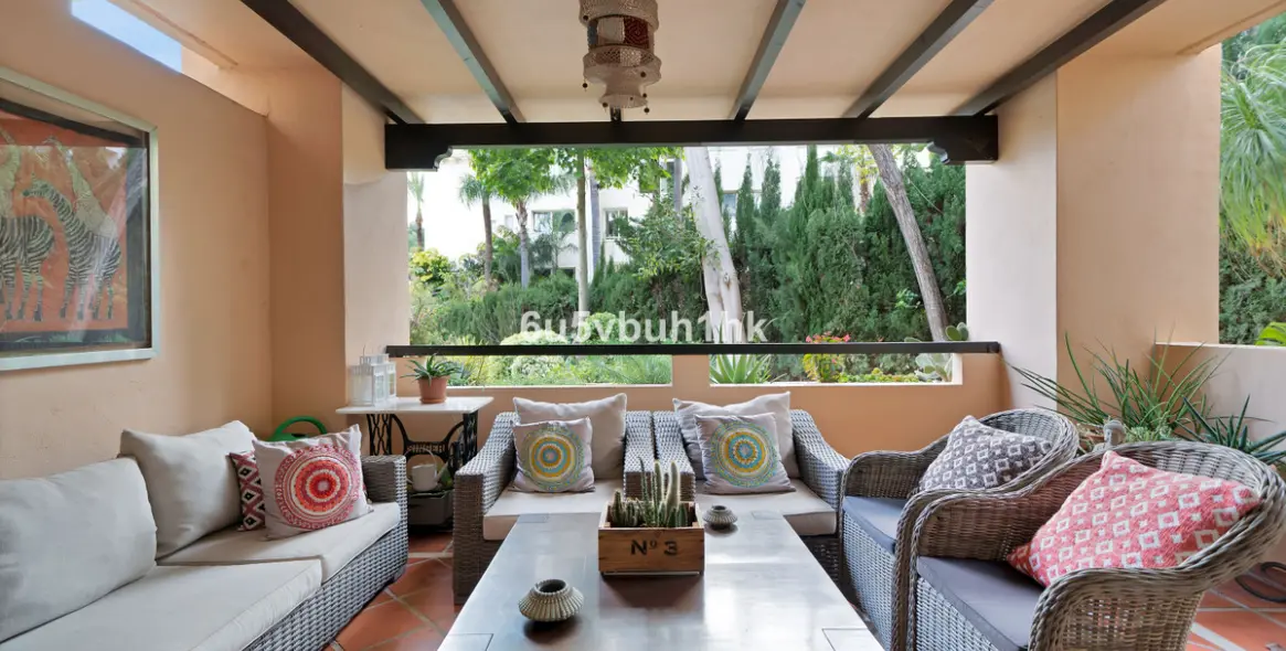 Продажа апартаментов на первом этаже в Nagüeles 1