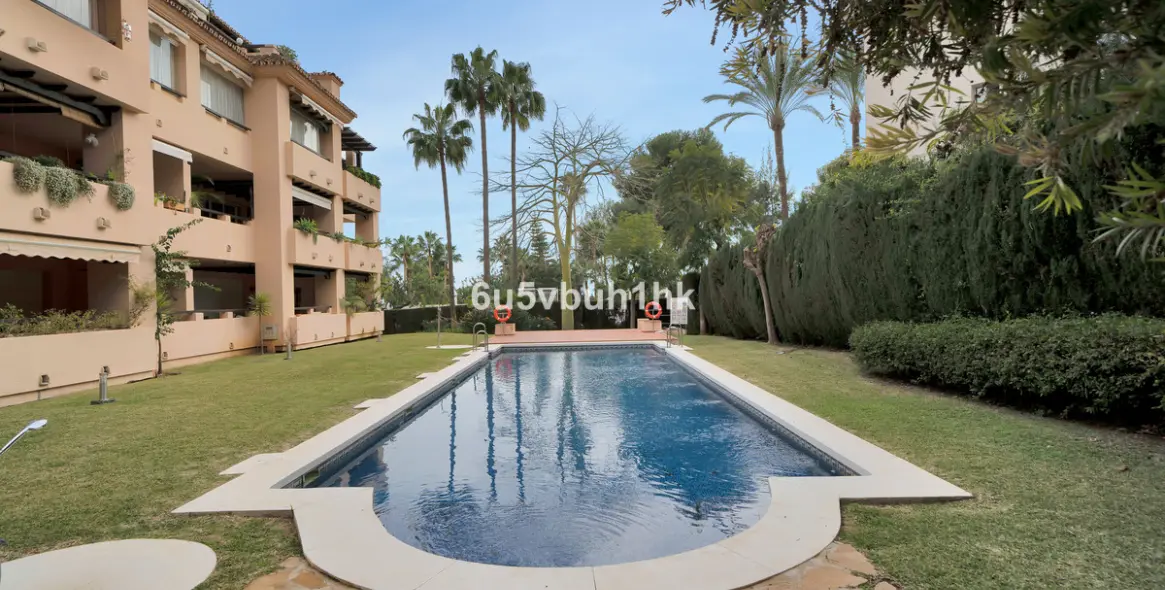 Продажа апартаментов на первом этаже в Nagüeles 4