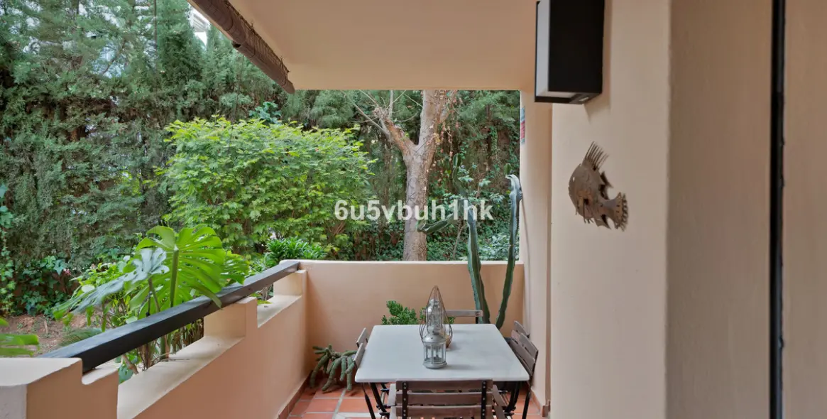 Продажа апартаментов на первом этаже в Nagüeles 5