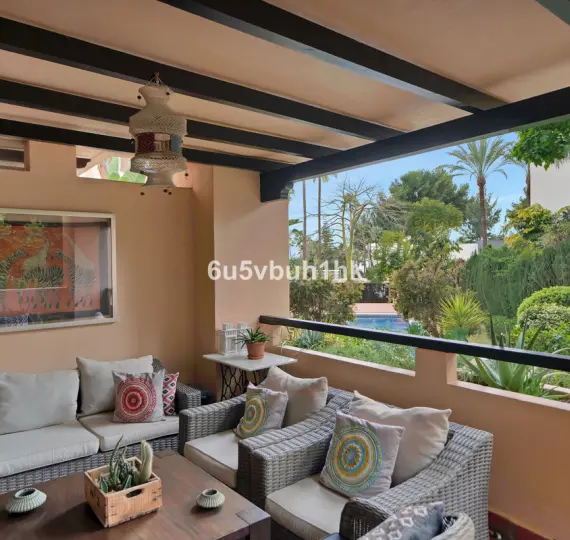 Продажа апартаментов на первом этаже в Nagüeles