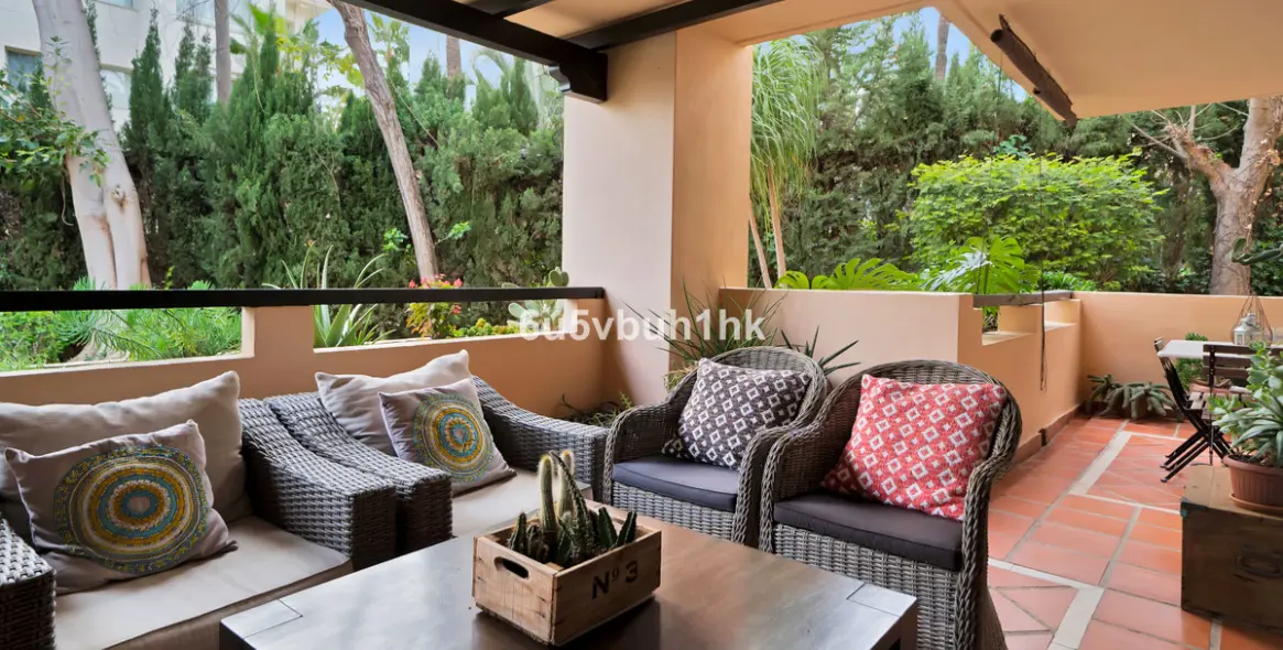 Продажа апартаментов на первом этаже в Nagüeles 7