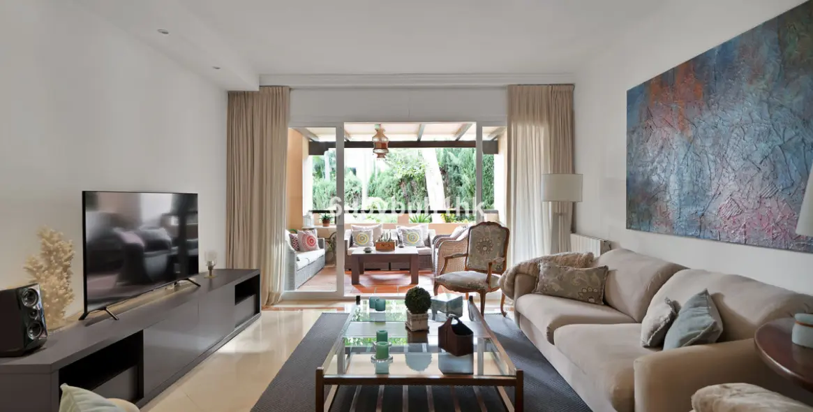 Продажа апартаментов на первом этаже в Nagüeles 8