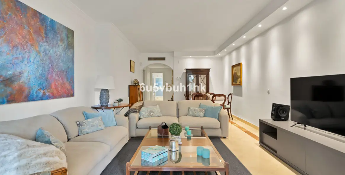 Продажа апартаментов на первом этаже в Nagüeles 10