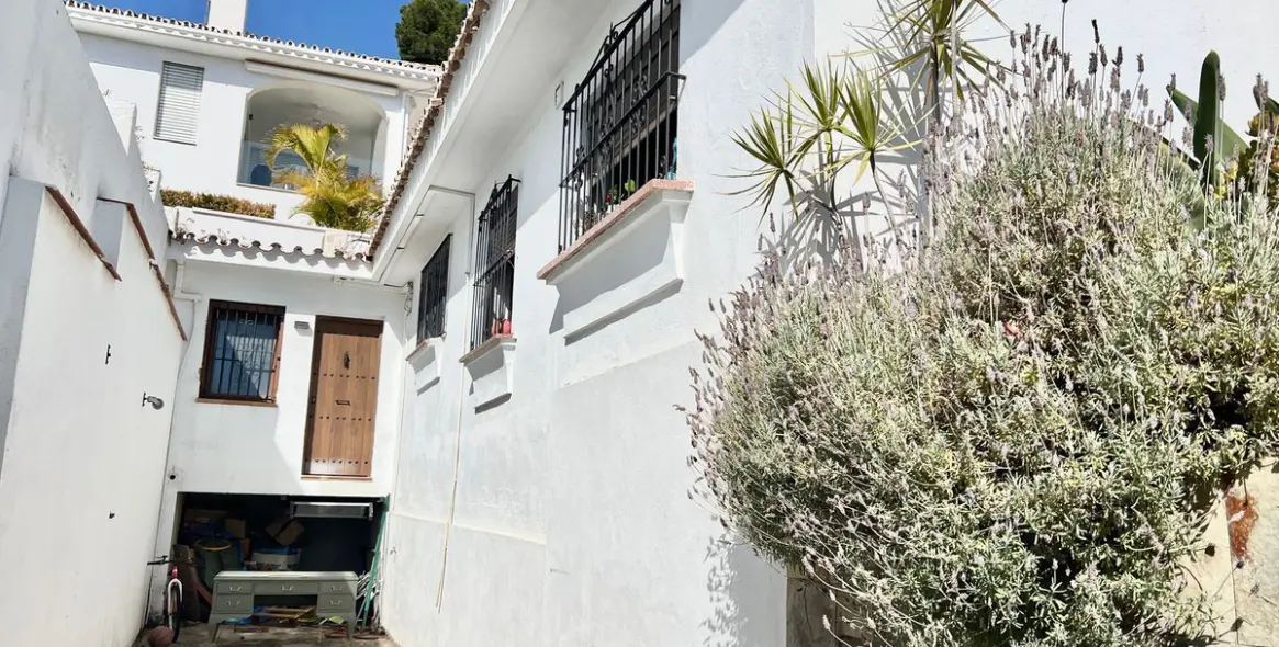 Sale of detached villa in Nueva Andalucía 18