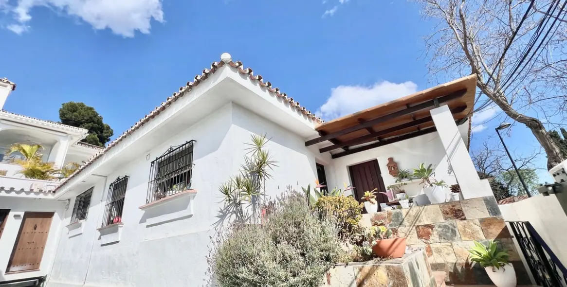 Sale of detached villa in Nueva Andalucía 20