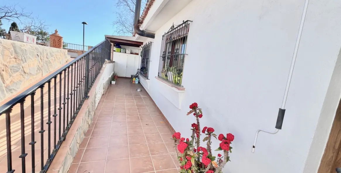 Продажа  отдельно стоящей виллы в Nueva Andalucía 21