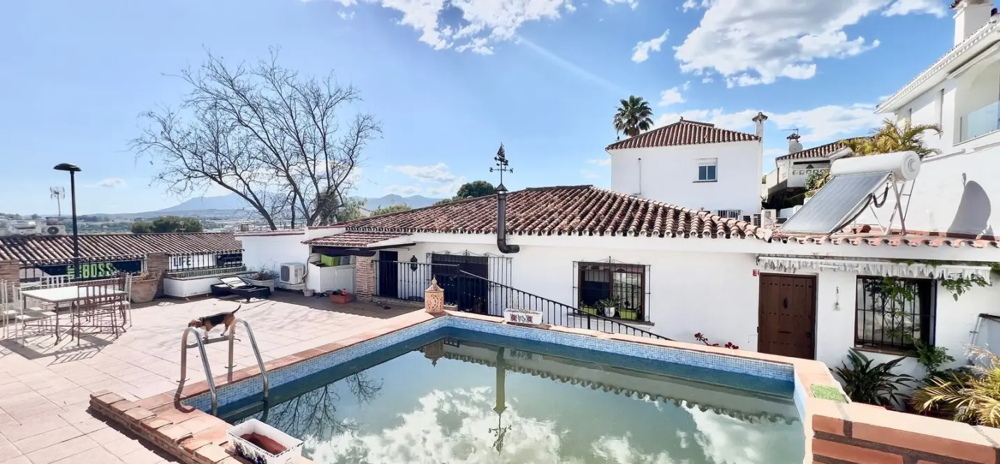 Venta de villa independiente en Nueva Andalucía 0