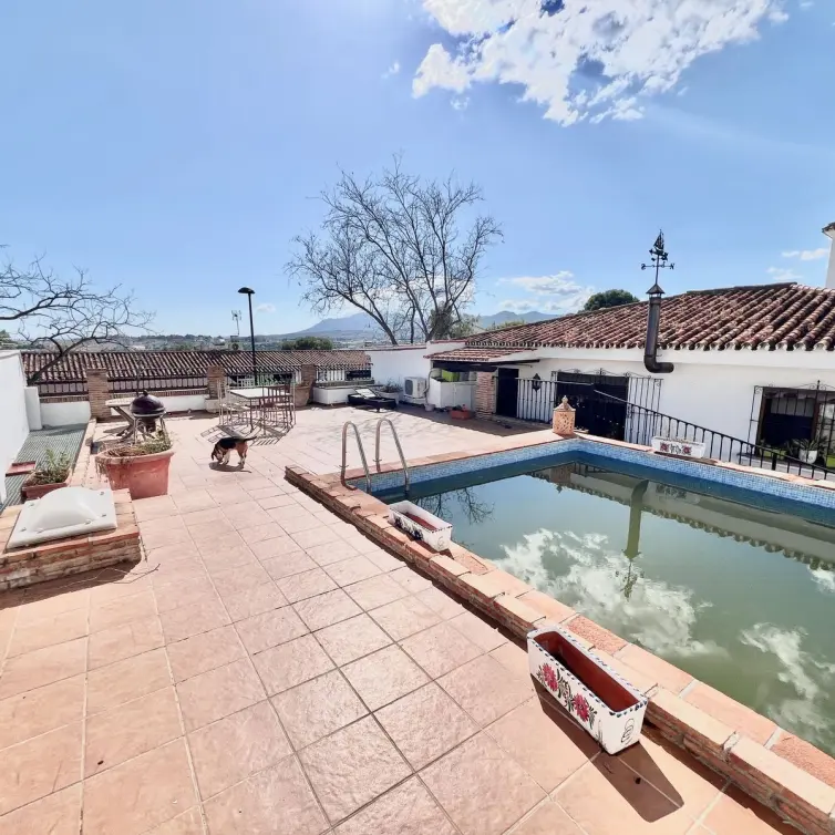 Venta de villa independiente en Nueva Andalucía