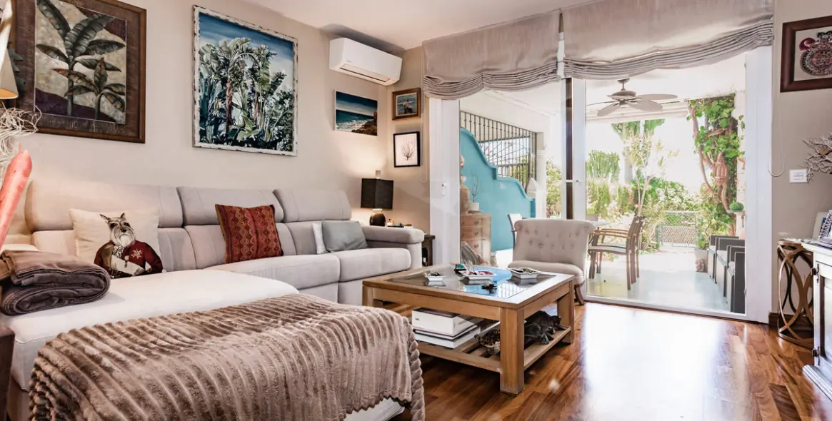 Продажа дома на две семьи в The Golden Mile 7