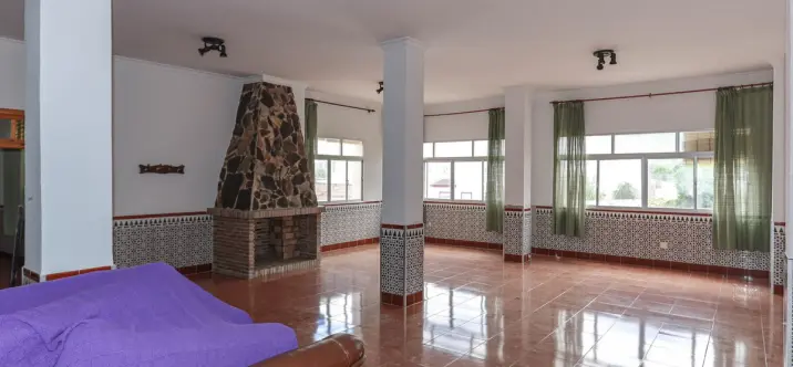 Продажа хостела в Tolox 1