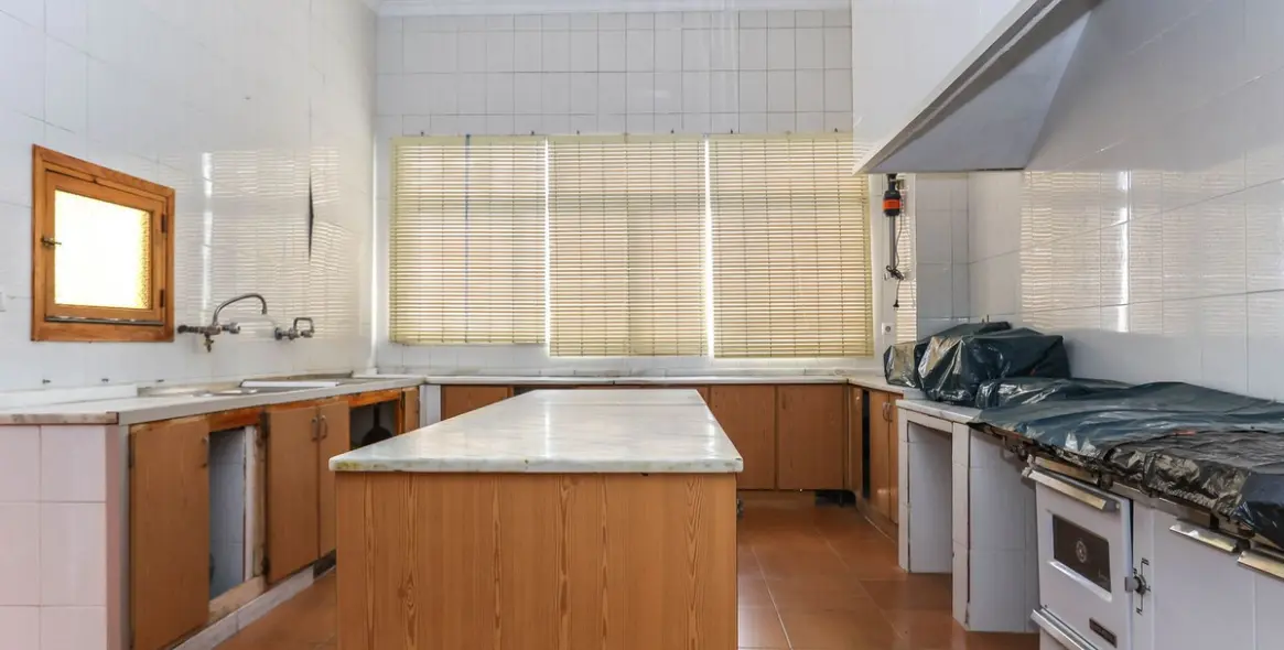 Продажа хостела в Tolox 3