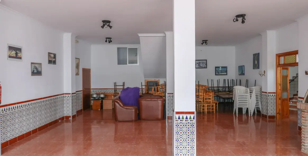 Продажа хостела в Tolox 6