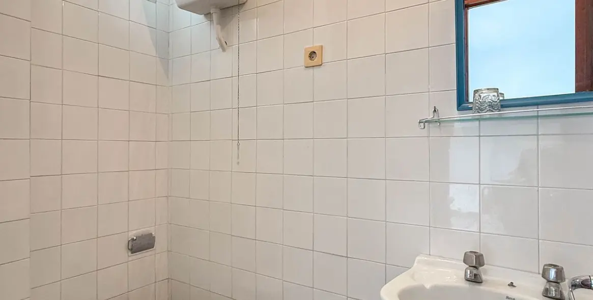 Продажа хостела в Tolox 16