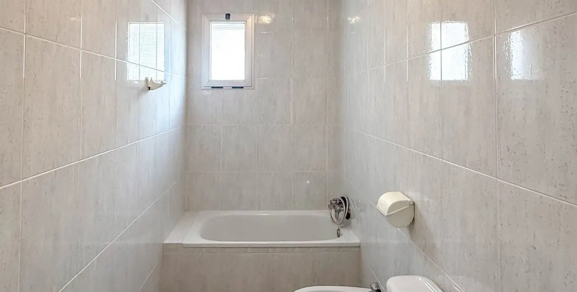 Продажа хостела в Tolox 20