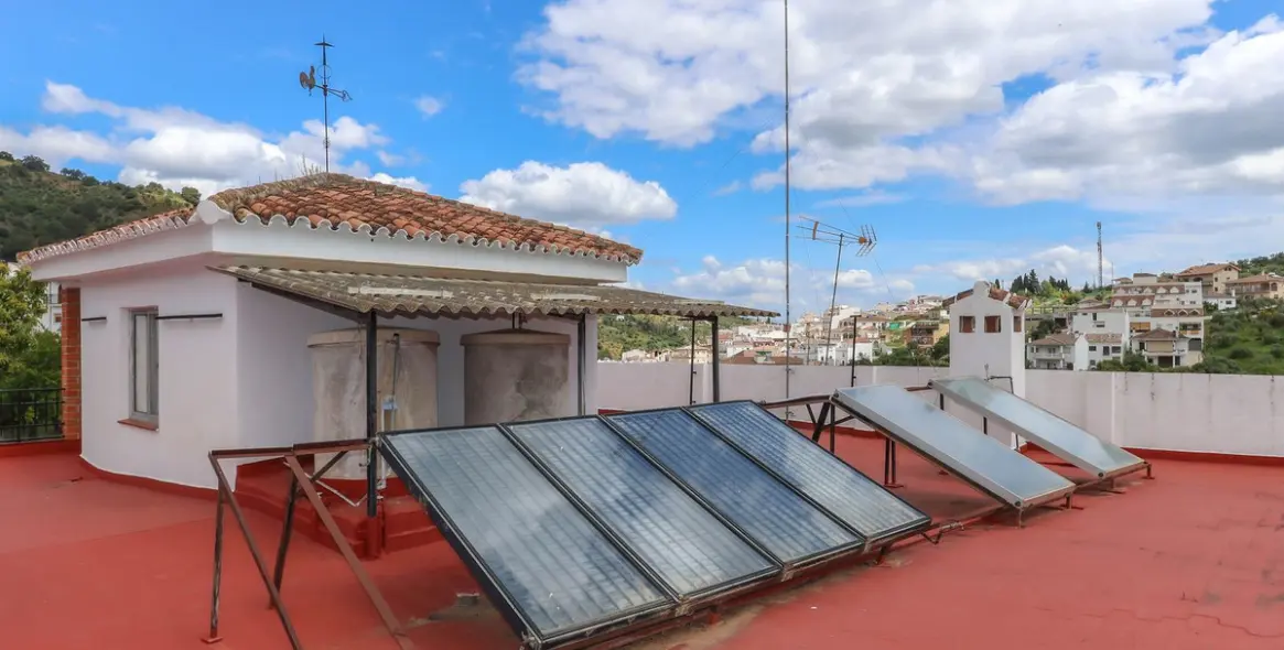 Sale of hostel in Tolox 24