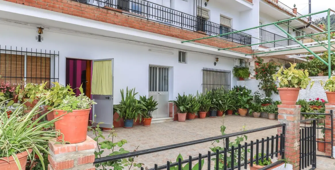 Sale of hostel in Tolox 27