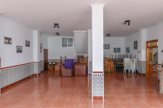 Image 6 thumb