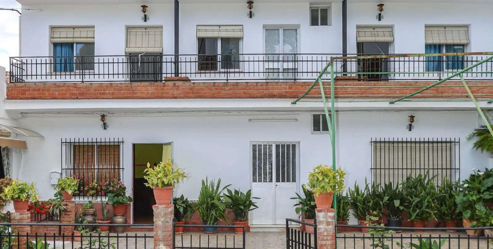 Sale of hostel in Tolox 28