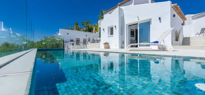 Sale of detached villa in Estepona 0