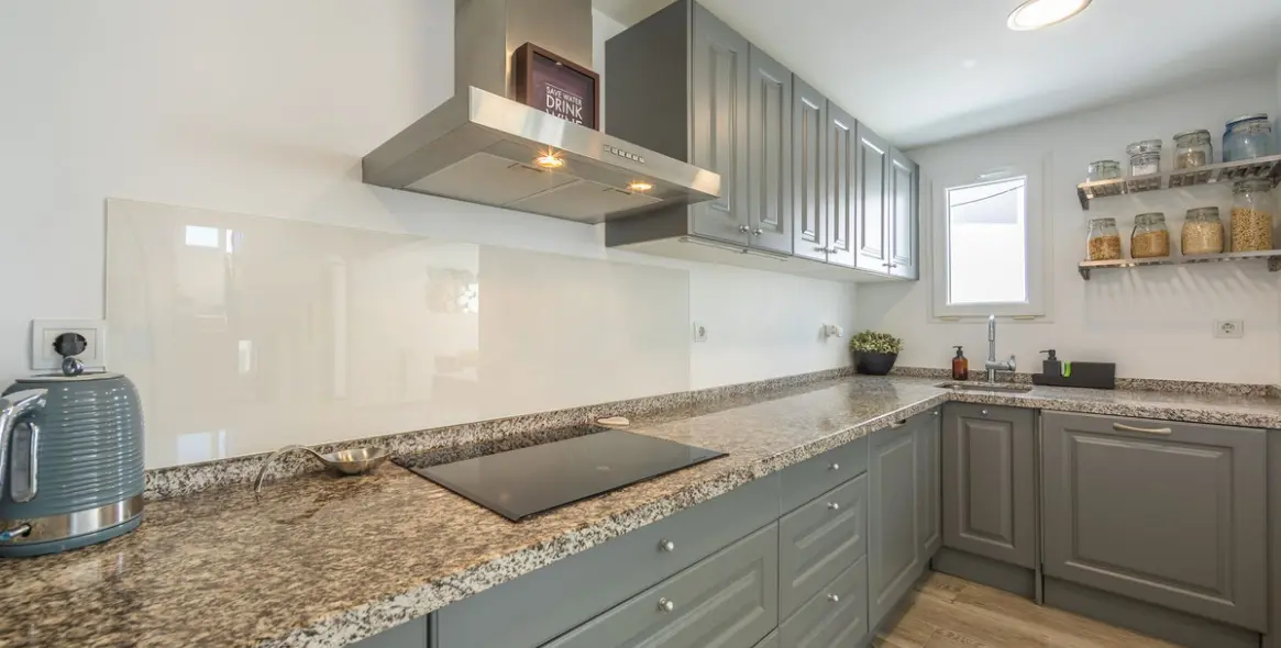 Sale of detached villa in Estepona 4